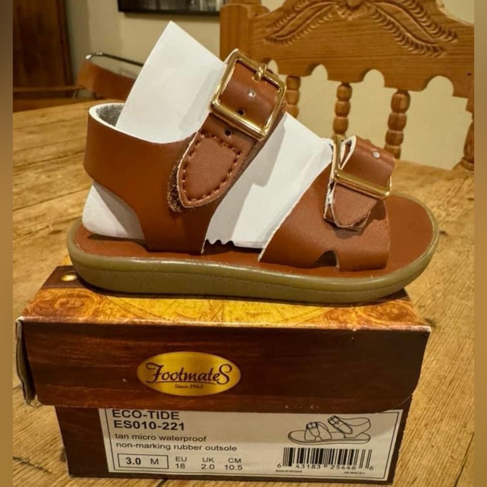 Footmates NIB Tan Sandals - size 3